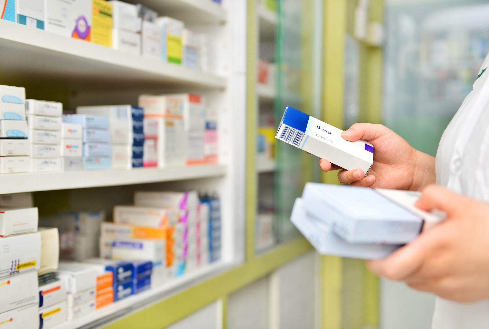 a pharmacy is well-protected against theft with a healthcare security system