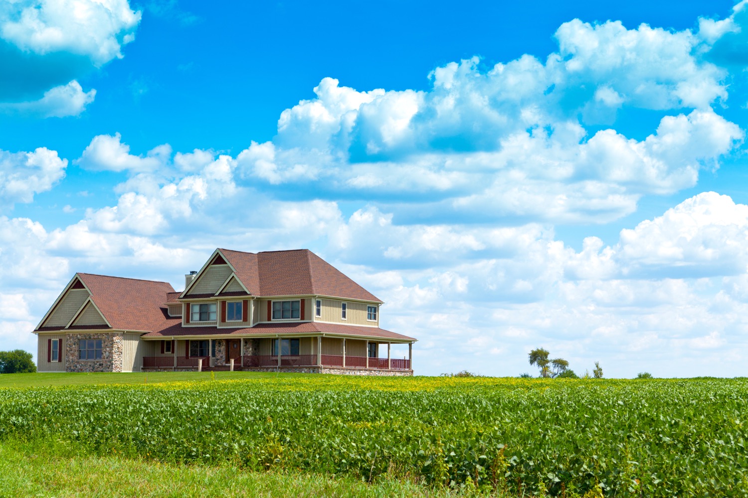 A rural home that's protected by a fire alarm system.